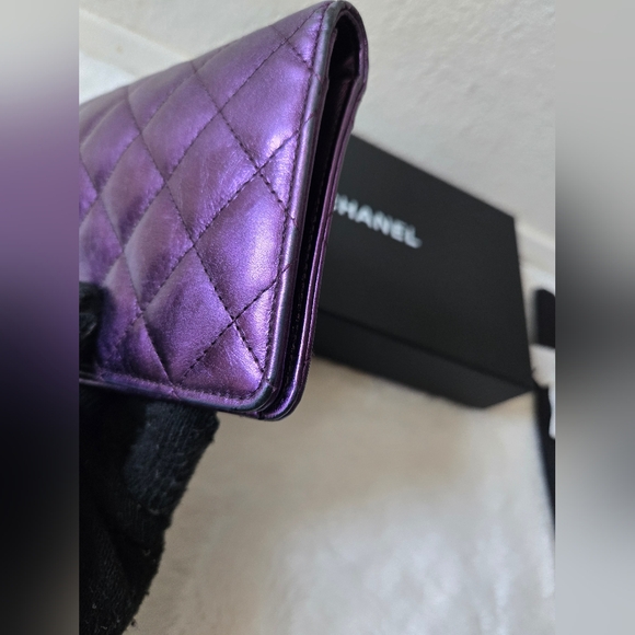 Chanel 2.55 Matelasse Lambskin Wallet In Metallic Purple - Picture 14 of 17